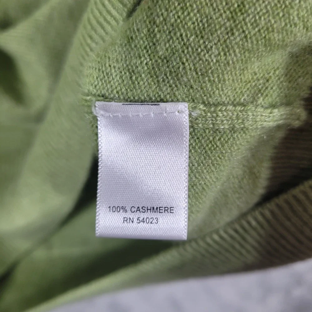 Banana Republic Sweater Mens Medium Green Cashmere V-Neck Solid Long Sleeve